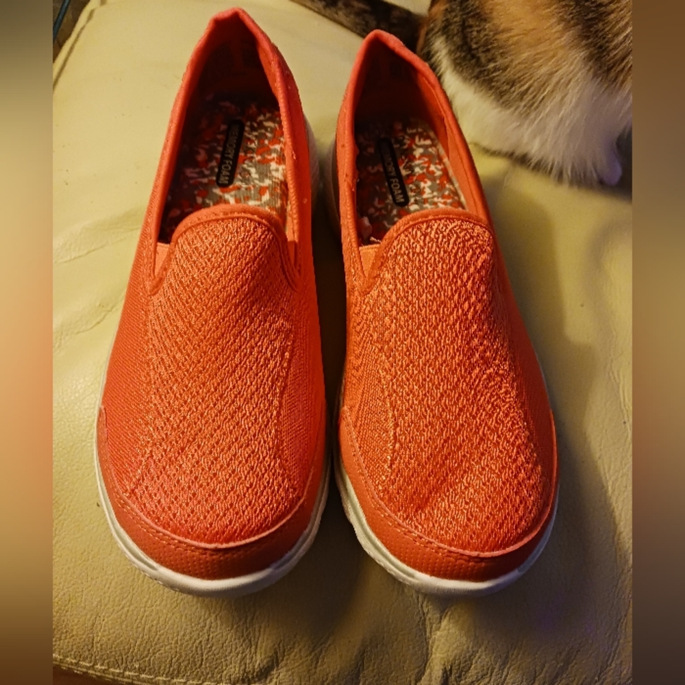 Womens slip on shoes